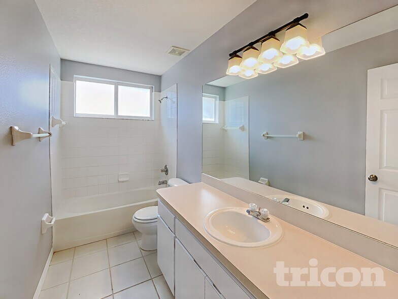 Building Photo - 3109 Camphor Dr