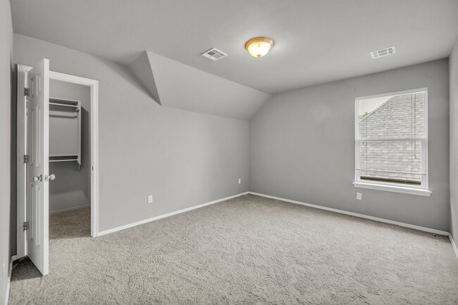 Building Photo - Welcome to this gorgeous home in the highly desirable Eddington Place neighborhood!