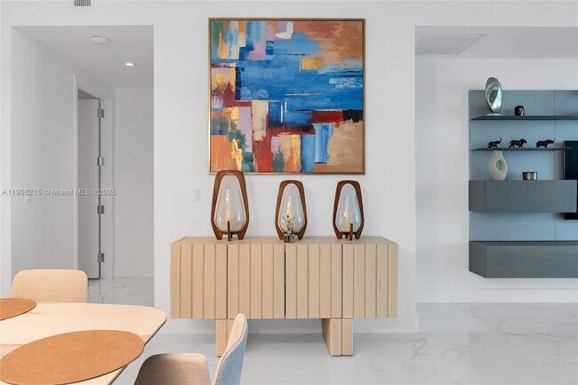 Building Photo - 16901 Collins Ave