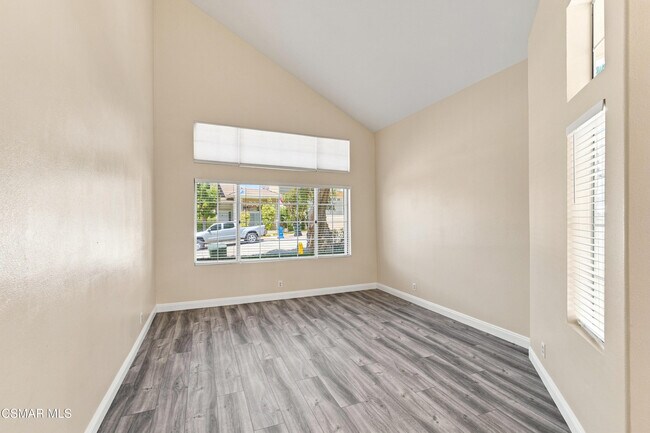 Building Photo - 556 Myrtle Ct