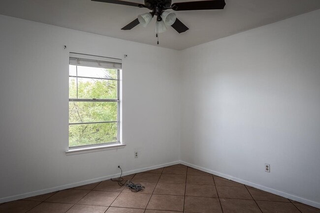 Building Photo - 100 Shannon Cir