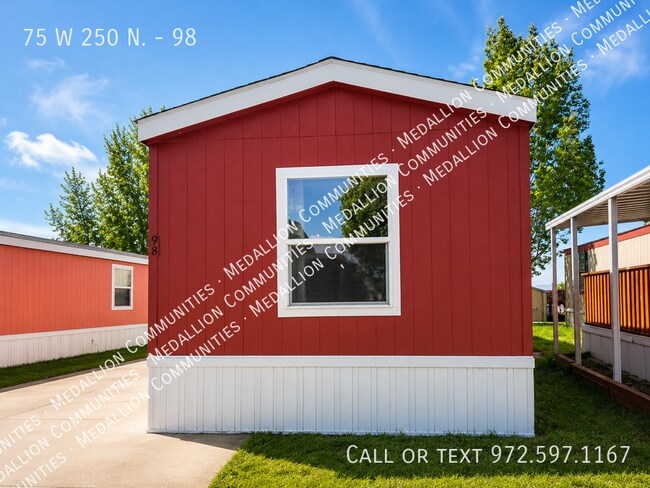 Building Photo - 75 W 250 N
