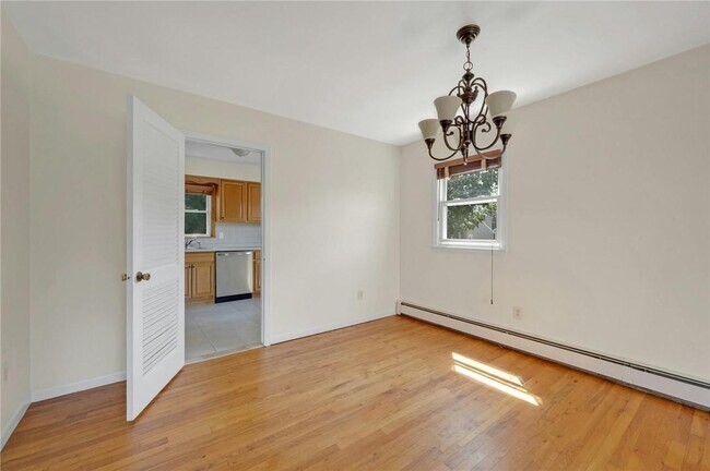 Building Photo - 126 Fisher Ave