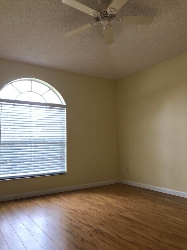 Building Photo - 1612 Oak Berry Cir
