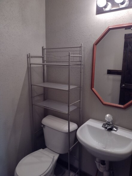 Building Photo - 444 West Ave