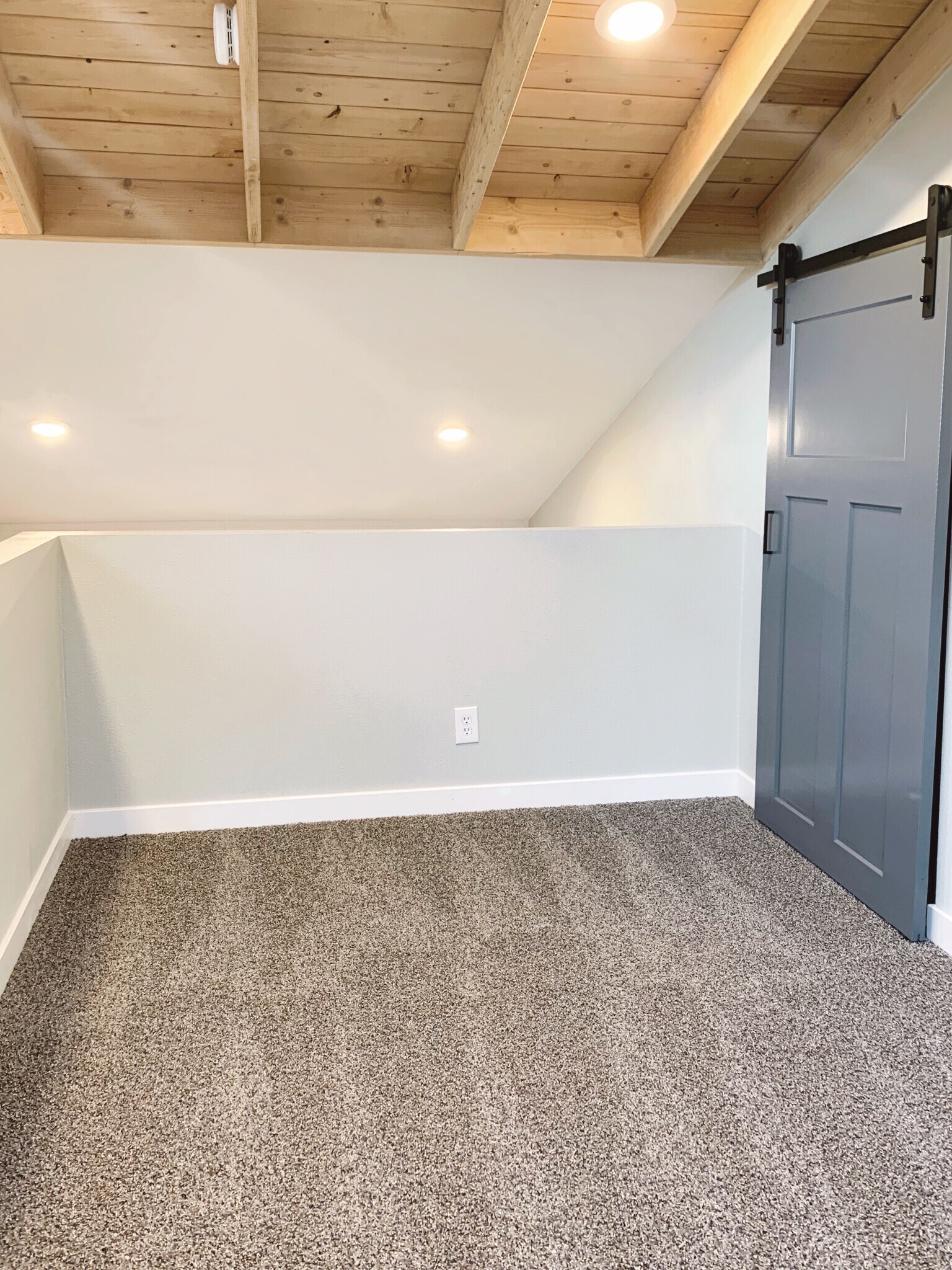 Building Photo - 387 Manley Rd