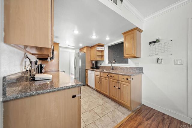 Building Photo - 10981 Santa Cruz Rd