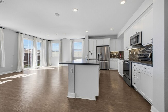 Building Photo - Glendora