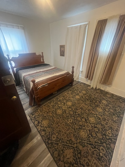 Building Photo - 857 Fried St