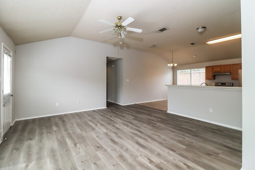 Building Photo - 10662 Flamewood Dr