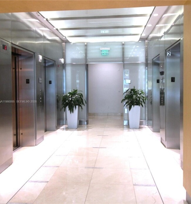 Building Photo - 2101 Brickell Ave