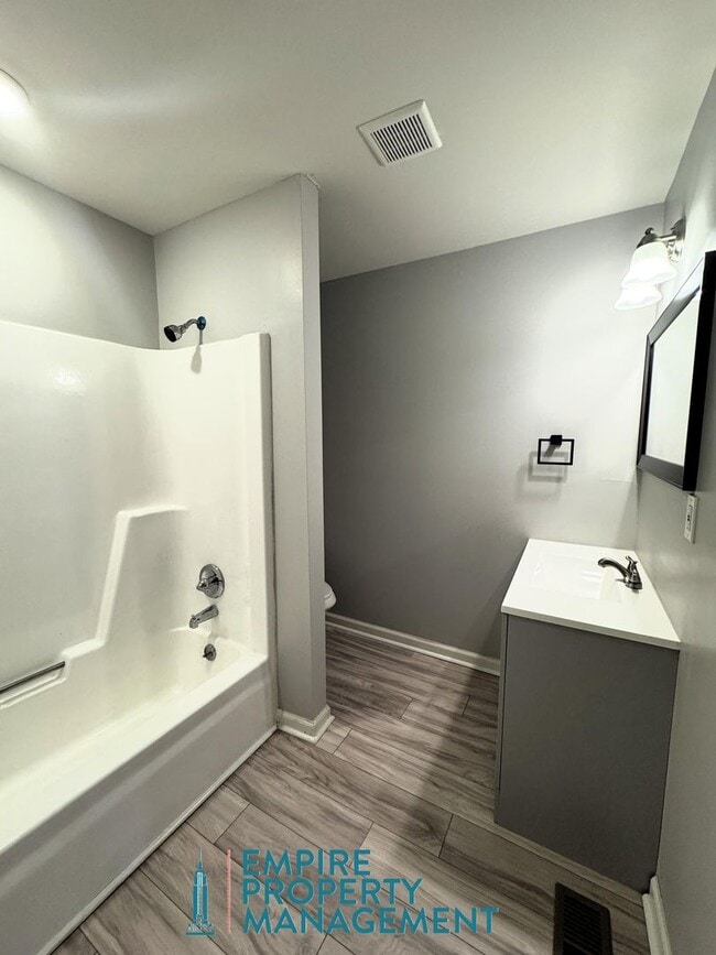 Building Photo - 9006 Mahogany Row SE