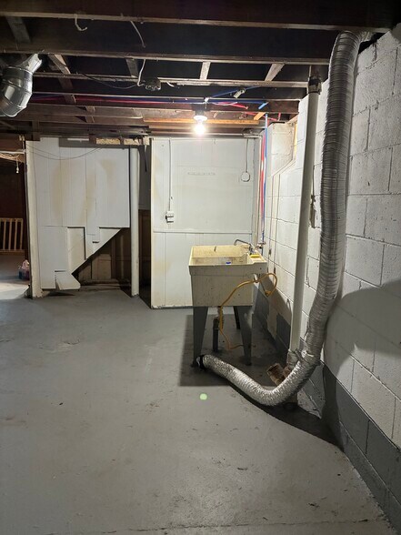 Building Photo - 13679 Bringard Dr