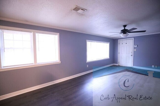 Building Photo - Recently renovated 3 bed, 1 bath house - includes workshop (electricity & bath), storage shed & f...