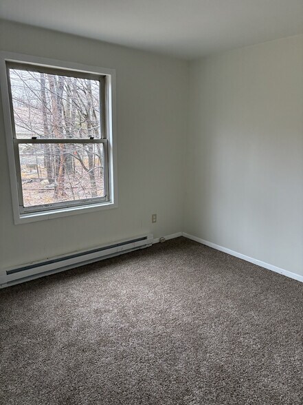 Building Photo - 4161 Romeo Rd