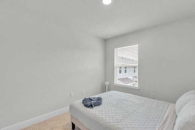 Building Photo - 5724 Sandy Walk St