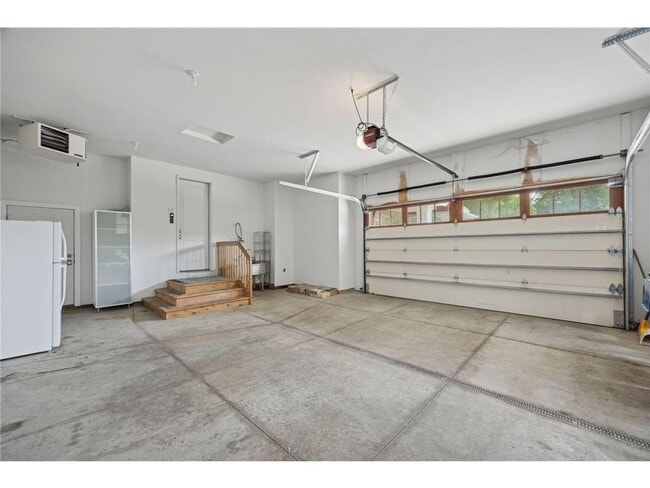 Building Photo - 2890 Ella Ln