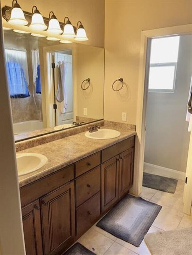 Building Photo - Beautiful Single Family Home