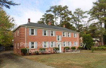 Building Photo - 507 Martine Rd