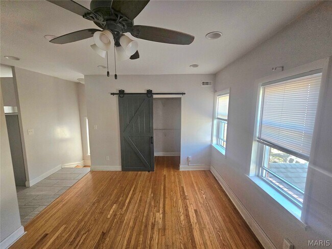 Building Photo - 4634 Ray Ave