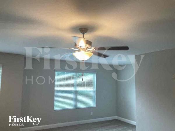 Building Photo - 4120 Woodland Park Dr SW
