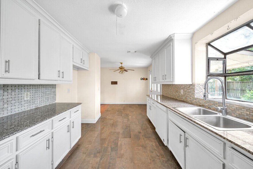 Building Photo - 13014 Skymeadow Dr