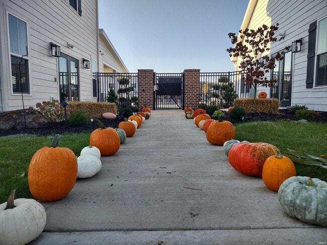 Building Photo - 10276 Pokagon Lp