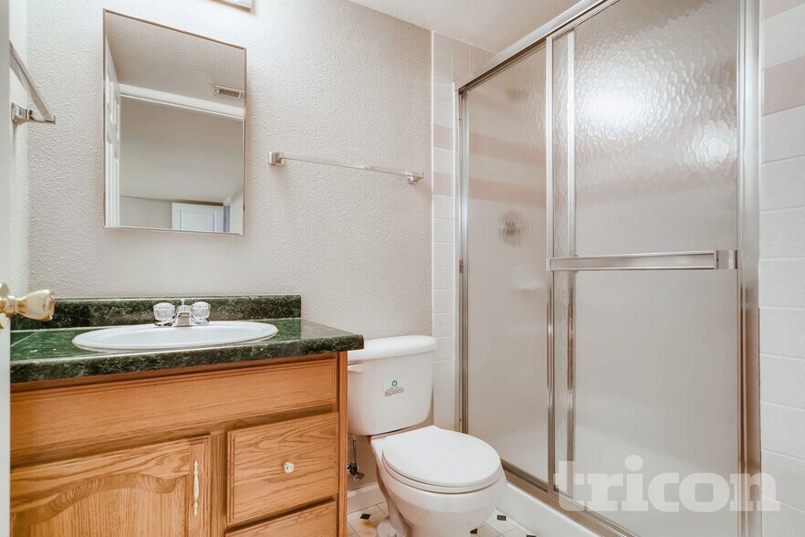 Building Photo - 633 Golden Eagle Dr