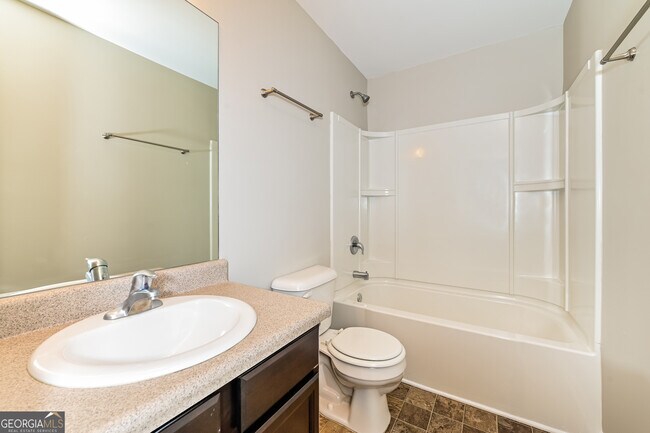 Building Photo - 633 Stevens Pl