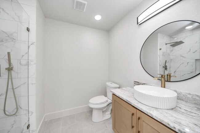 Building Photo - 13406 Shady Ln