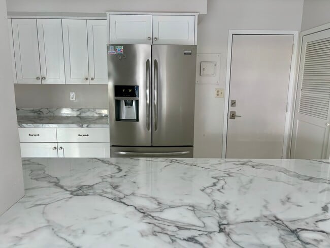 Building Photo - 2401 Bayshore Blvd