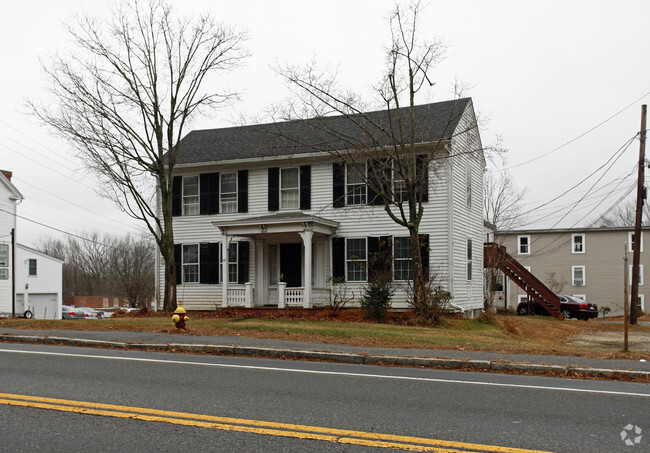 Building Photo - 140 Main St