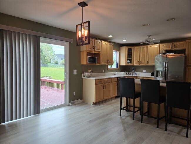 Building Photo - 9444 Windsong Ln