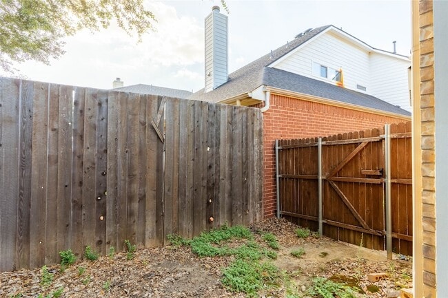 Building Photo - 2824 Gooseberry Dr