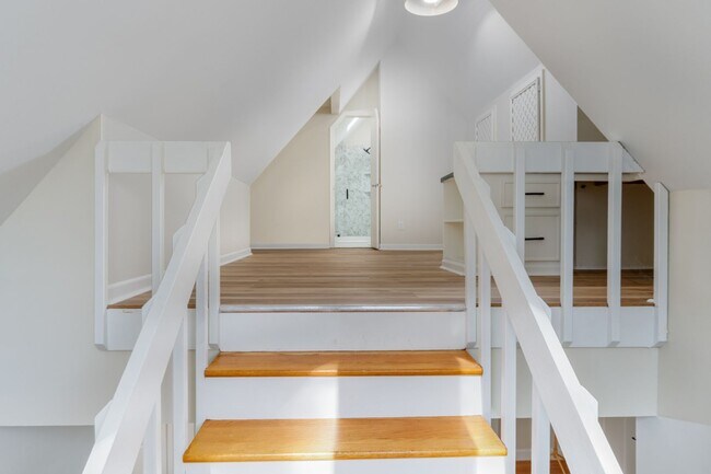 Building Photo - Leasing Now! - Charming 3-Bed, 2-Bath Stone Cottage in Shandon/Wales Garden - Walk to 5 Points!