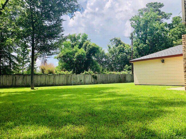 Building Photo - 29021 Cherrywood Ln