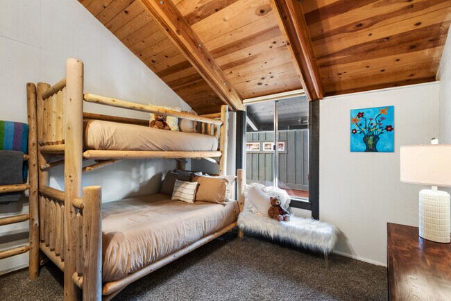 Building Photo - 7639 Forest Glen Dr