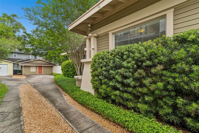 Building Photo - 1107 W Horatio St