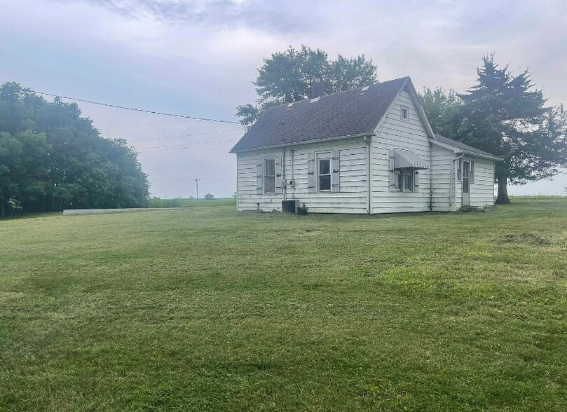 Building Photo - 501 Lincoln Ave