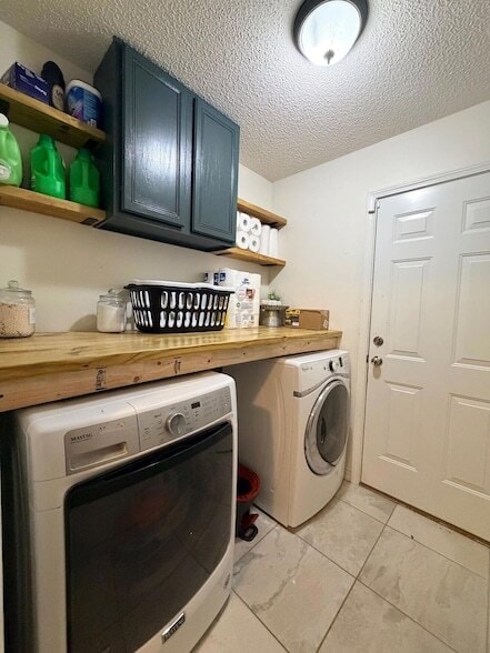 Building Photo - 205 Villacrest Dr