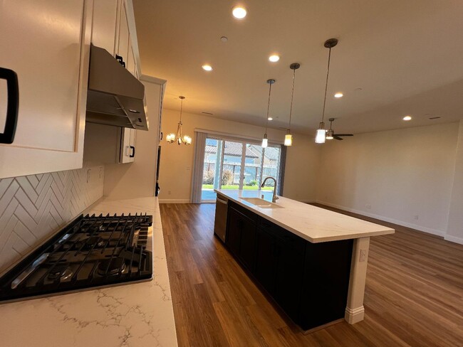 Building Photo - 3072 19th Ave