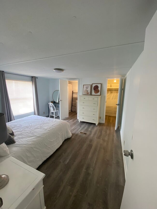 Building Photo - 430 Ranch Rd