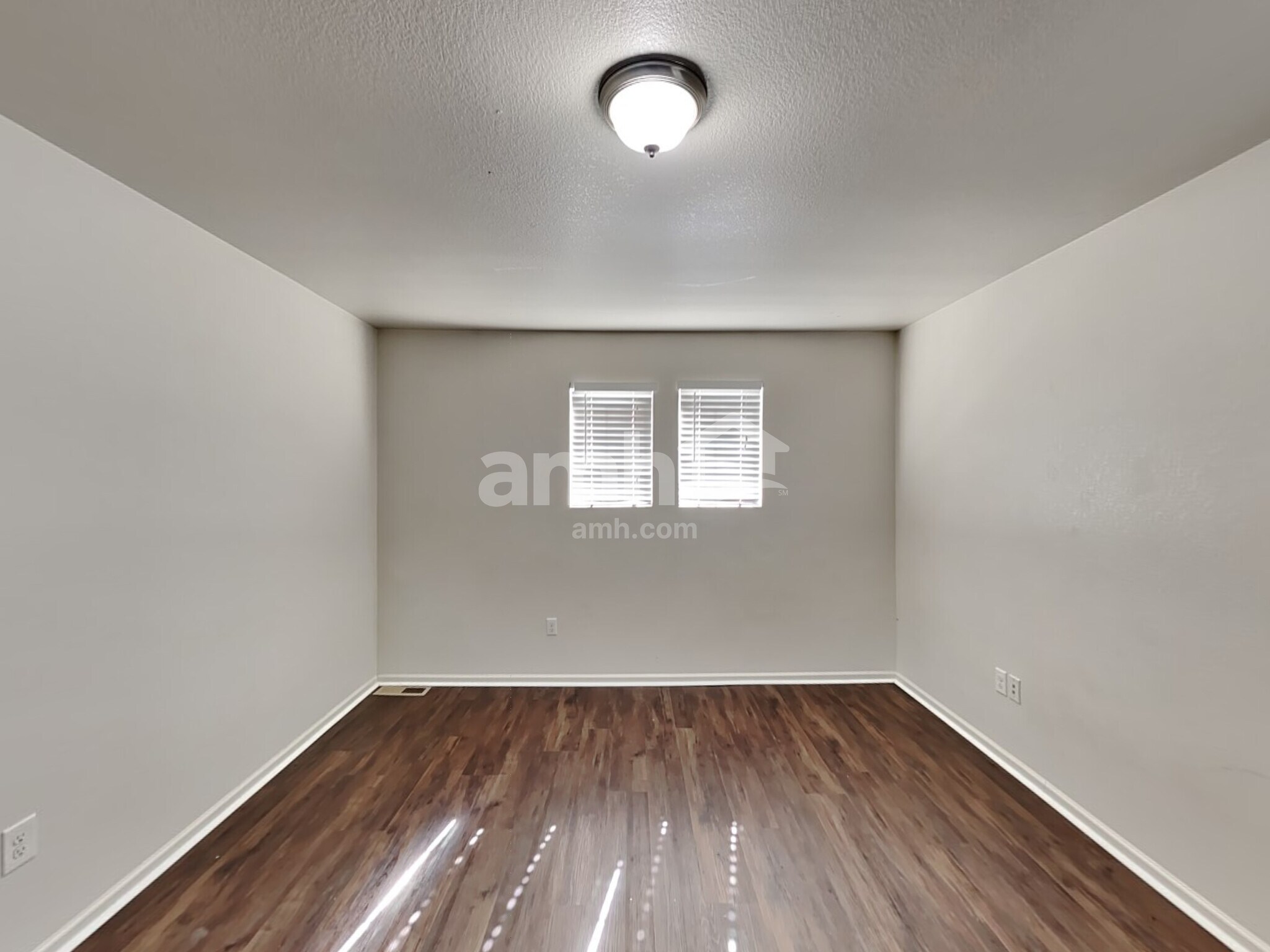 Building Photo - 5561 N Lisbon St