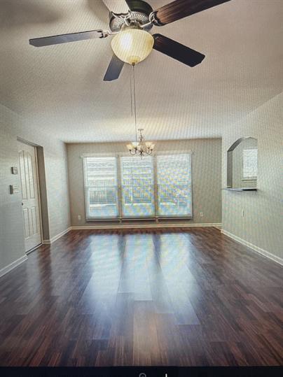 Living room - 210 S McLean Blvd