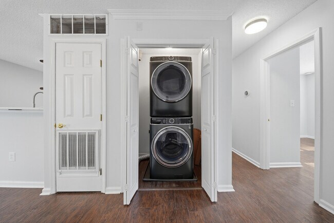 Building Photo - 205 Westover Ave