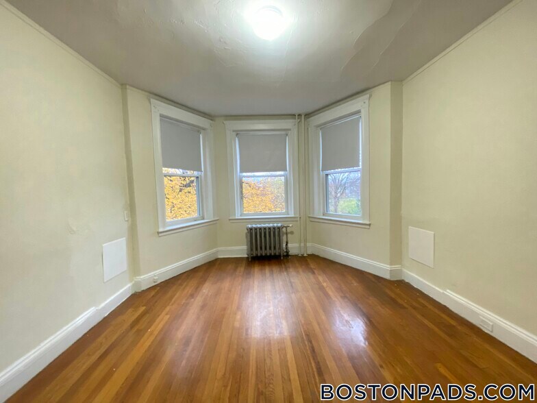 Building Photo - 1167 Boylston St