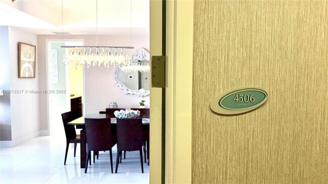 Primary Photo - 18201 Collins Ave