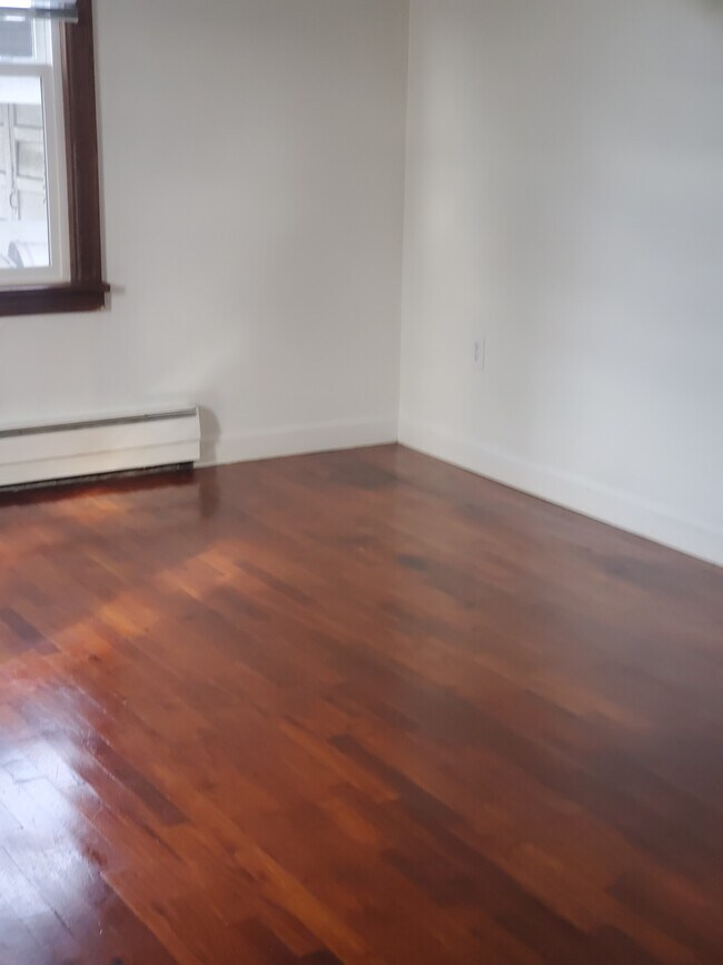 Lining area - 807 St Helens St