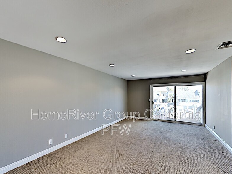Building Photo - 2030 Kingsbridge Way