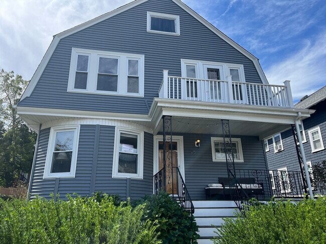 Building Photo - 25 Bradwood St